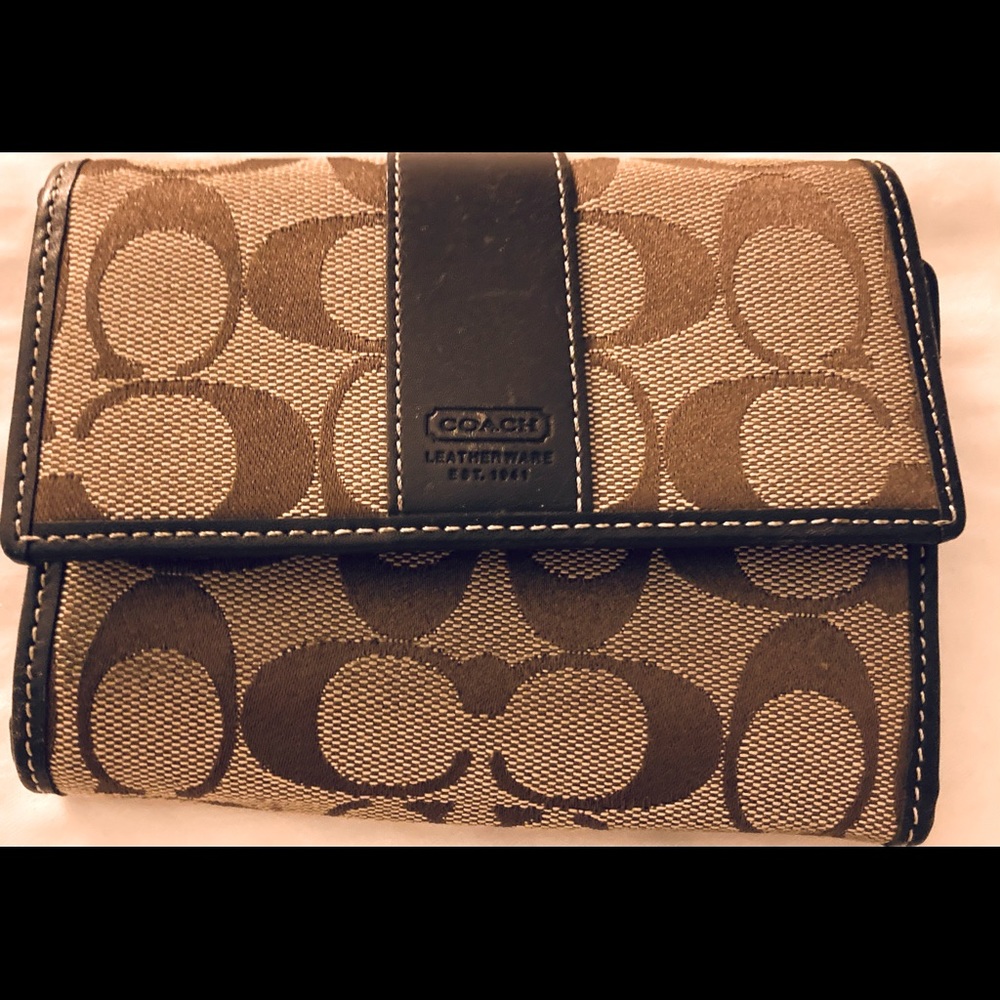 COACH wallet. Signature Coated Canvas/Leather